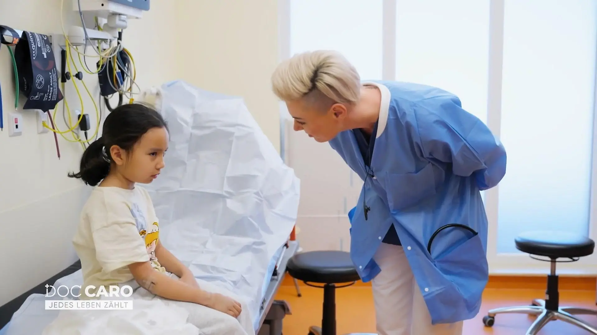 Wiedersehen mit der kleinen Patientin Doc Caro freut sich