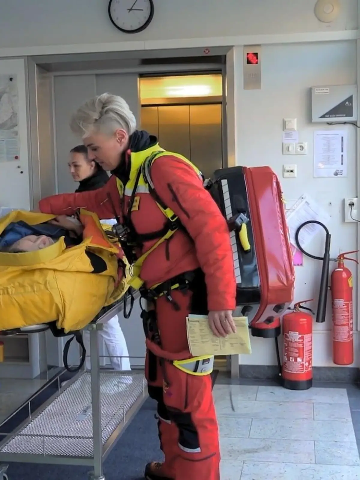 Bild zu: "Doc Caro und ihr Team arbeiten Hand in Hand"