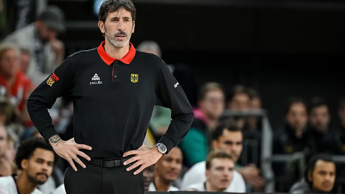 Basketball-Coach-Mumbr-Als-Zombie-zum-EM-Titel