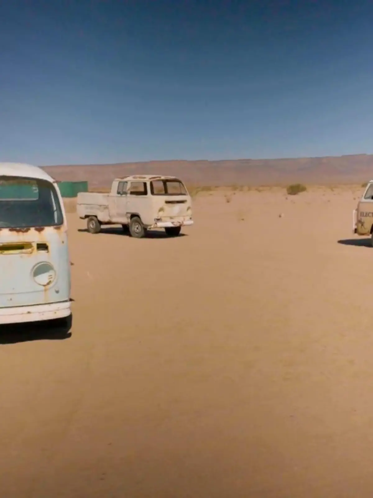 Bild zu: "Auf der Suche nach den letzten Bullis"