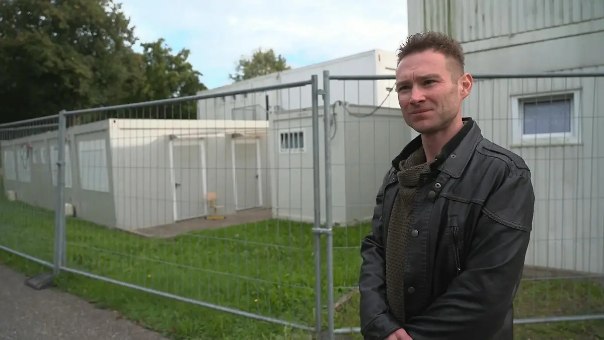 Leiter einer Flüchtlingsunterkunft gibt Job auf – aus Todesangst Christoph Seger ist verzweifelt