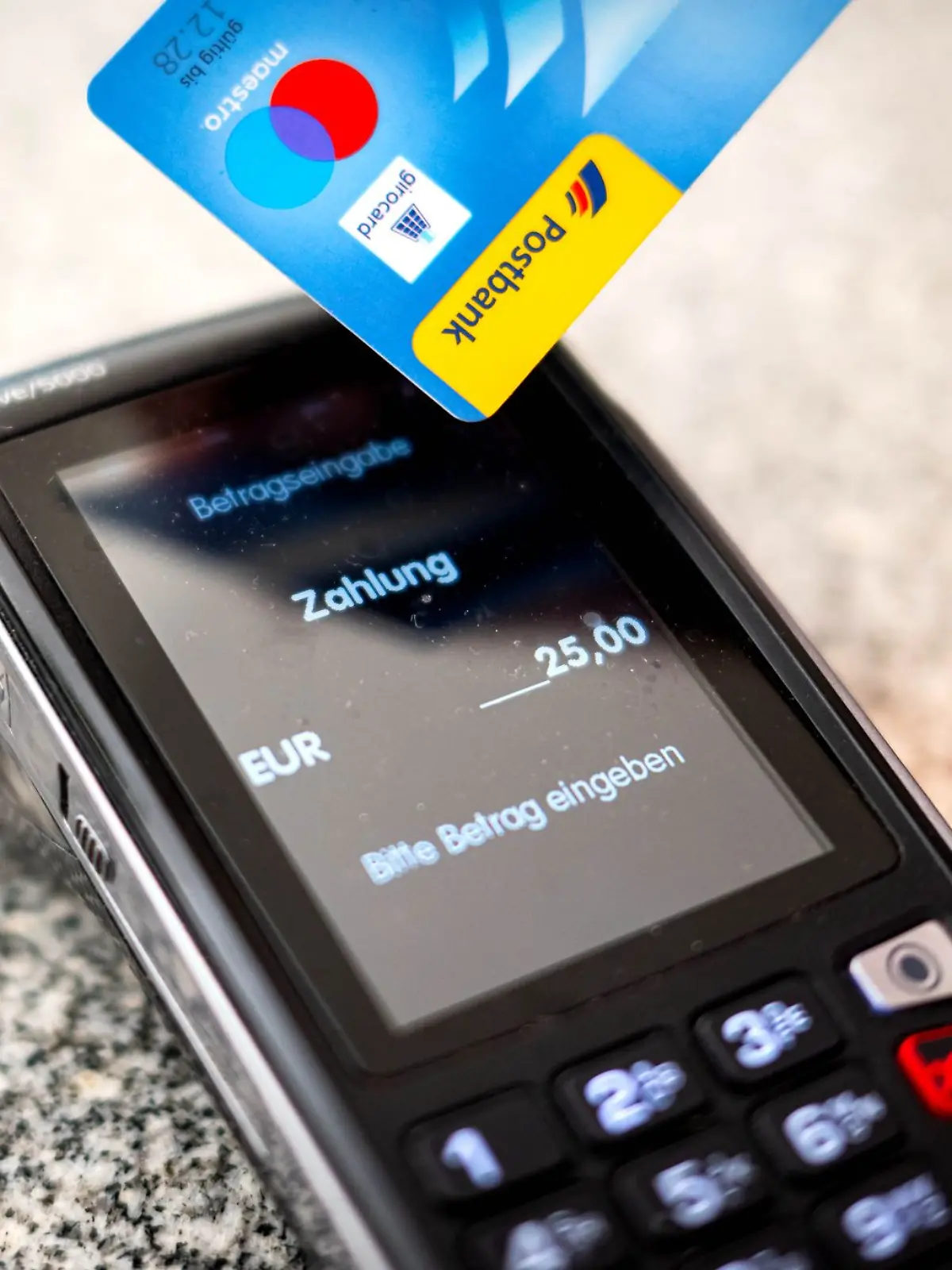 Bild zu: "Diskussion über Kartenzahlung"