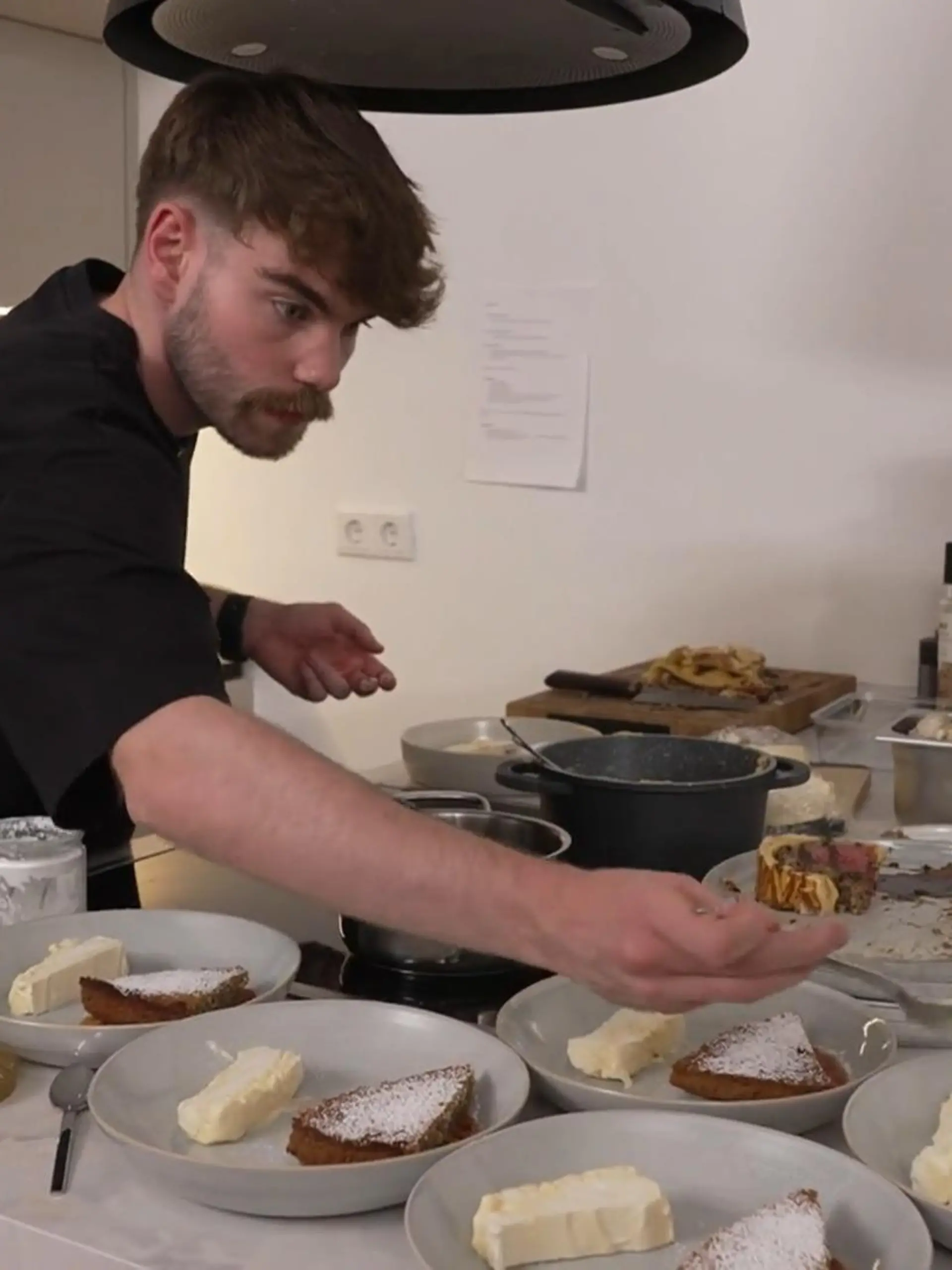 Bild zu: "Nick legt für sein junges Alter ein bemerkenswertes Dinner hin"