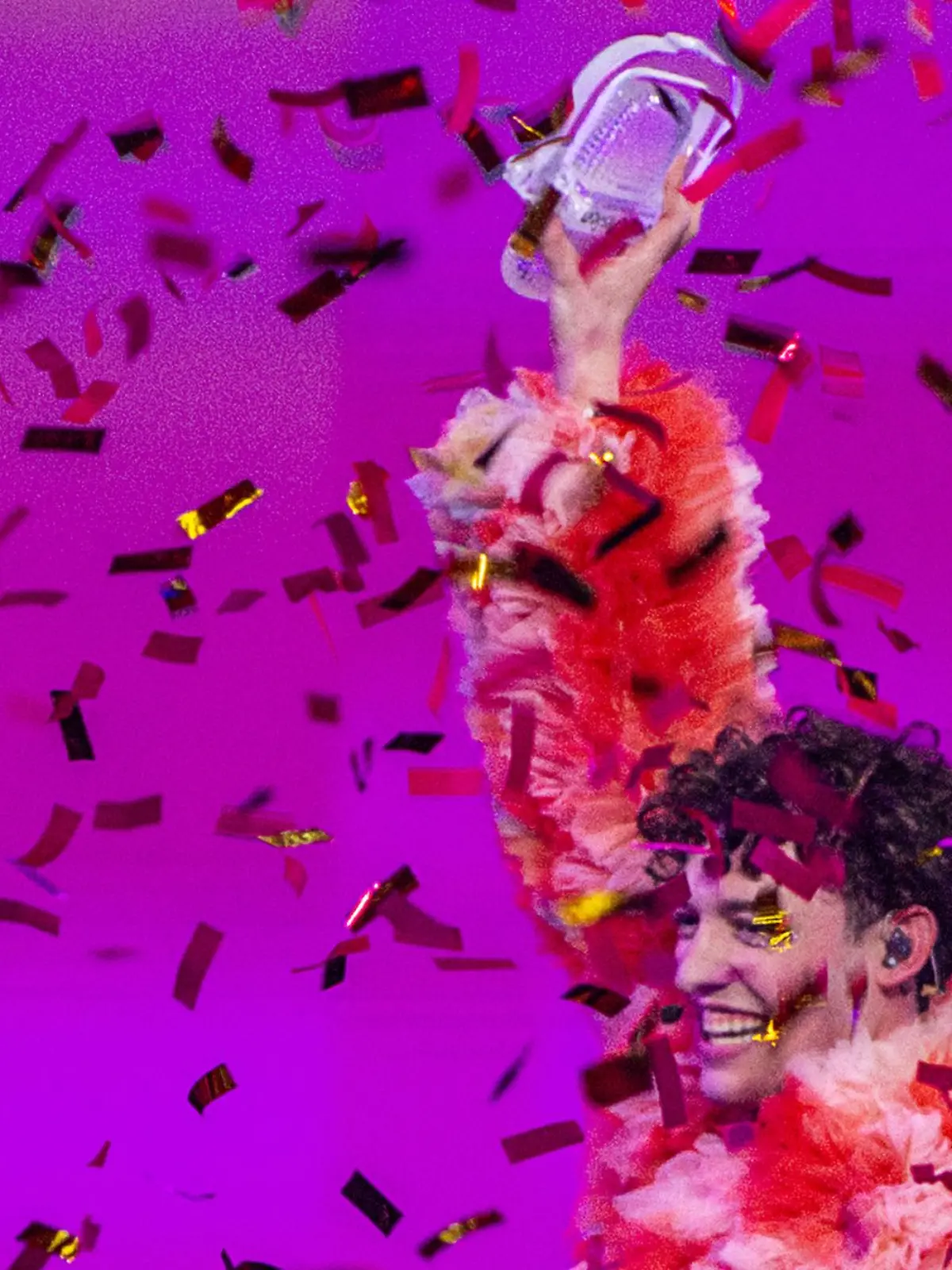 Bild zu: "ESC-Skandal! Sieger Nemo mit radikalem Schritt"