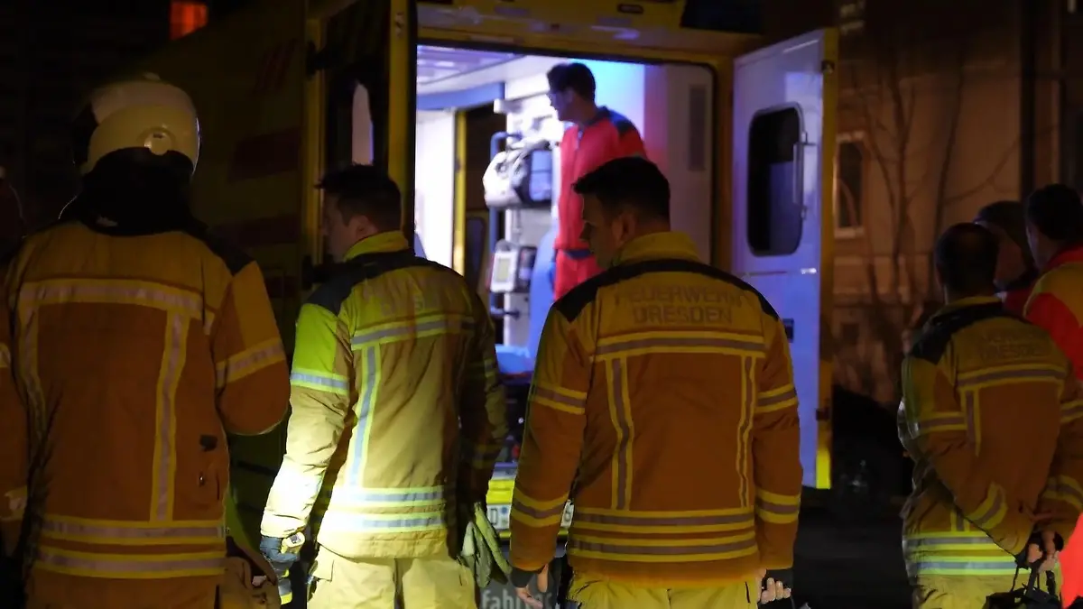 Patient randaliert in Rettungswagen und bedroht Einsatzkräfte Rettungswagen nicht mehr einsatzfähig