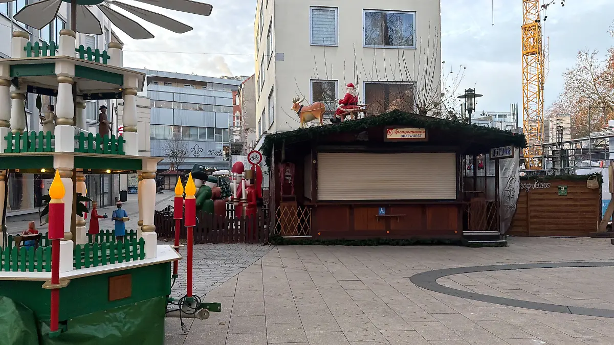 Herford-Messerattacke-auf-16-J-hrigen-Zeugin-beobachtet-vorher-Streit-auf-Weihnachtsmarkt