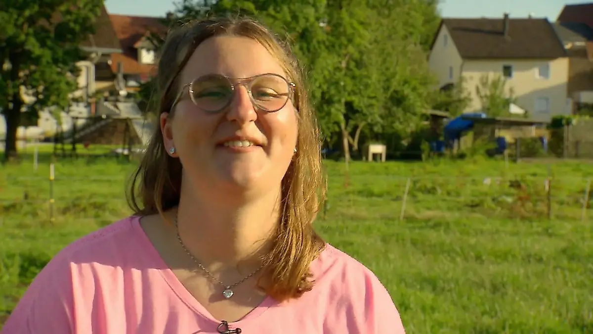 Julia zeigt vollen Einsatz Lämmer hauen ab