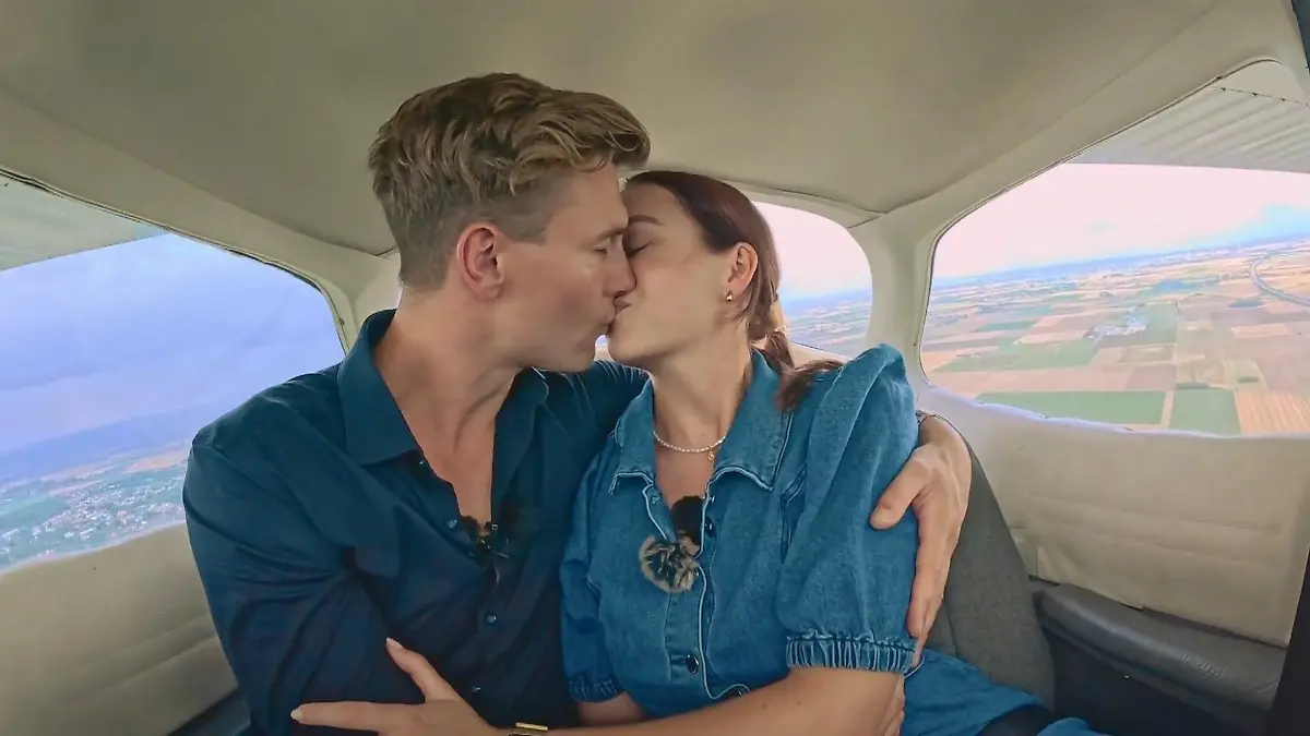 Romantik über den Wolken Überraschungsflug für Laura