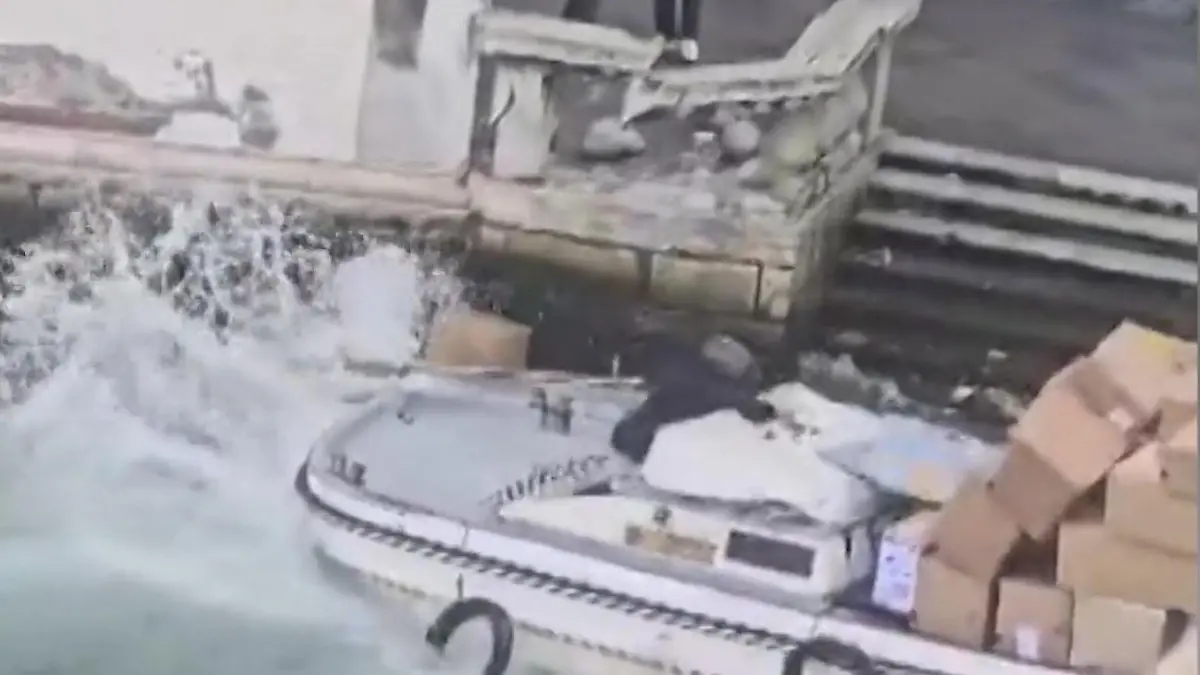 Frau klaut Lieferboot in Venedig und scheitert grandios Flucht über den Canal Grande