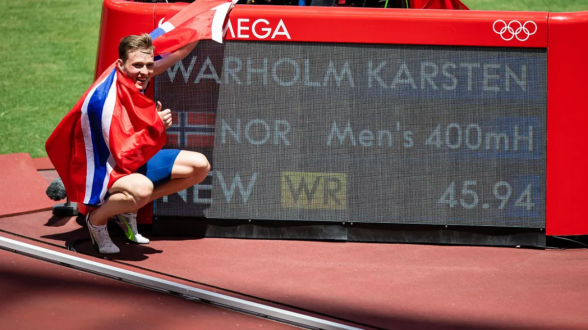  210803 Karsten Warholm of Norway celebrates after running on a new world record in men s 400 meter hurdle final during day 11 of the Tokyo 2020 Olympic Games, Olympische Spiele, Olympia, OS on August 3, 2021 in Tokyo. Photo: Joel Marklund / BILDBYRAN / kod JM / JM0185 bbeng friidrott athletics friidrett olympic games olympics os ol olympiska spel olympiske leker tokyo2020 tokyo 2020 tokyo-os tokyo-ol norge norway jubel *** 210803 Karsten Warholm of Norway celebrates after running on a new world record in men s 400 meter hurdle final during day 11 of the Tokyo 2020 Olympic Games on August 3, 2021 in Tokyo Photo Joel Marklund BILDBYRAN kod JM JM0185 bbeng athletics athletics athletics olympic games olympics os ol olympic games olympic games tokyo2020 tokyo 2020 tokyo os tokyo ol norway norway cheers, PUBLICATIONxNOTxINxSWExNORxAUT Copyright: JONxOLAVxNESVOLD BB210803JE044
