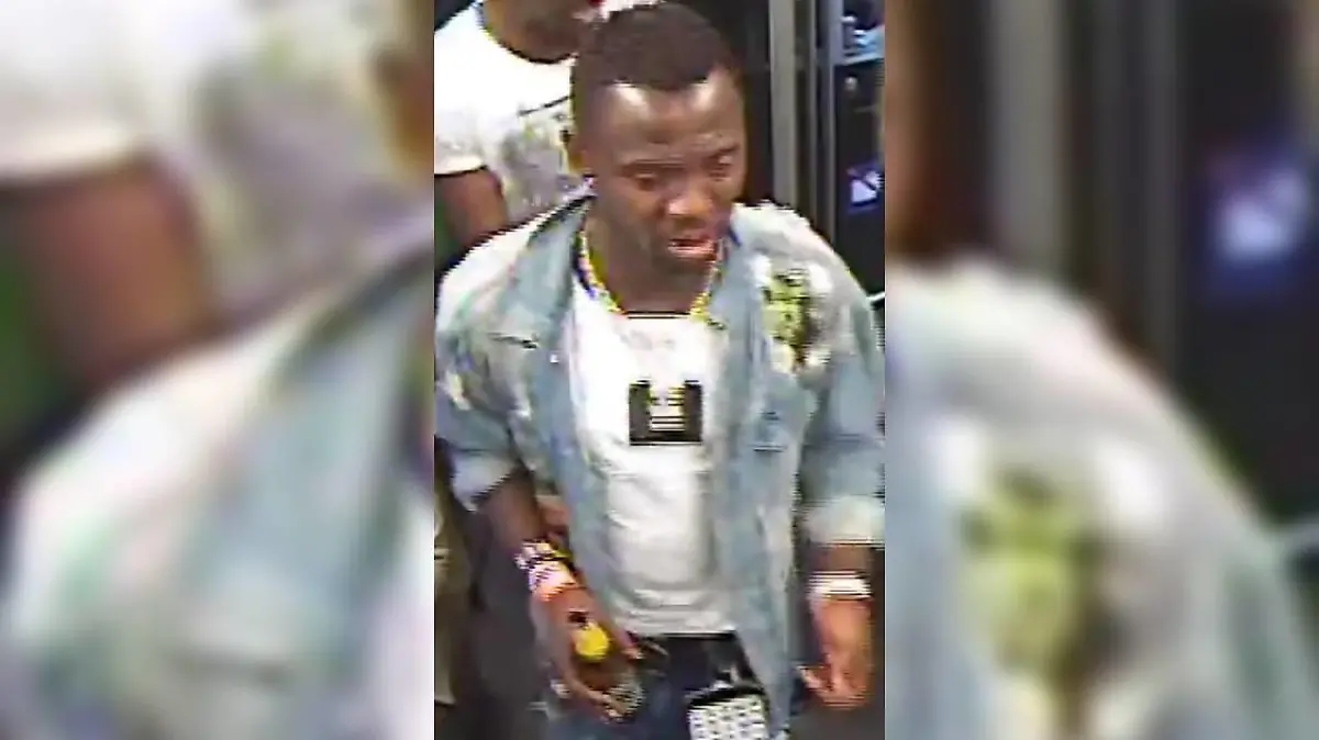 Dieser Mann soll einen 26-Jährigen in der U-Bahn verprügelt haben - mit seinem Gürtel.