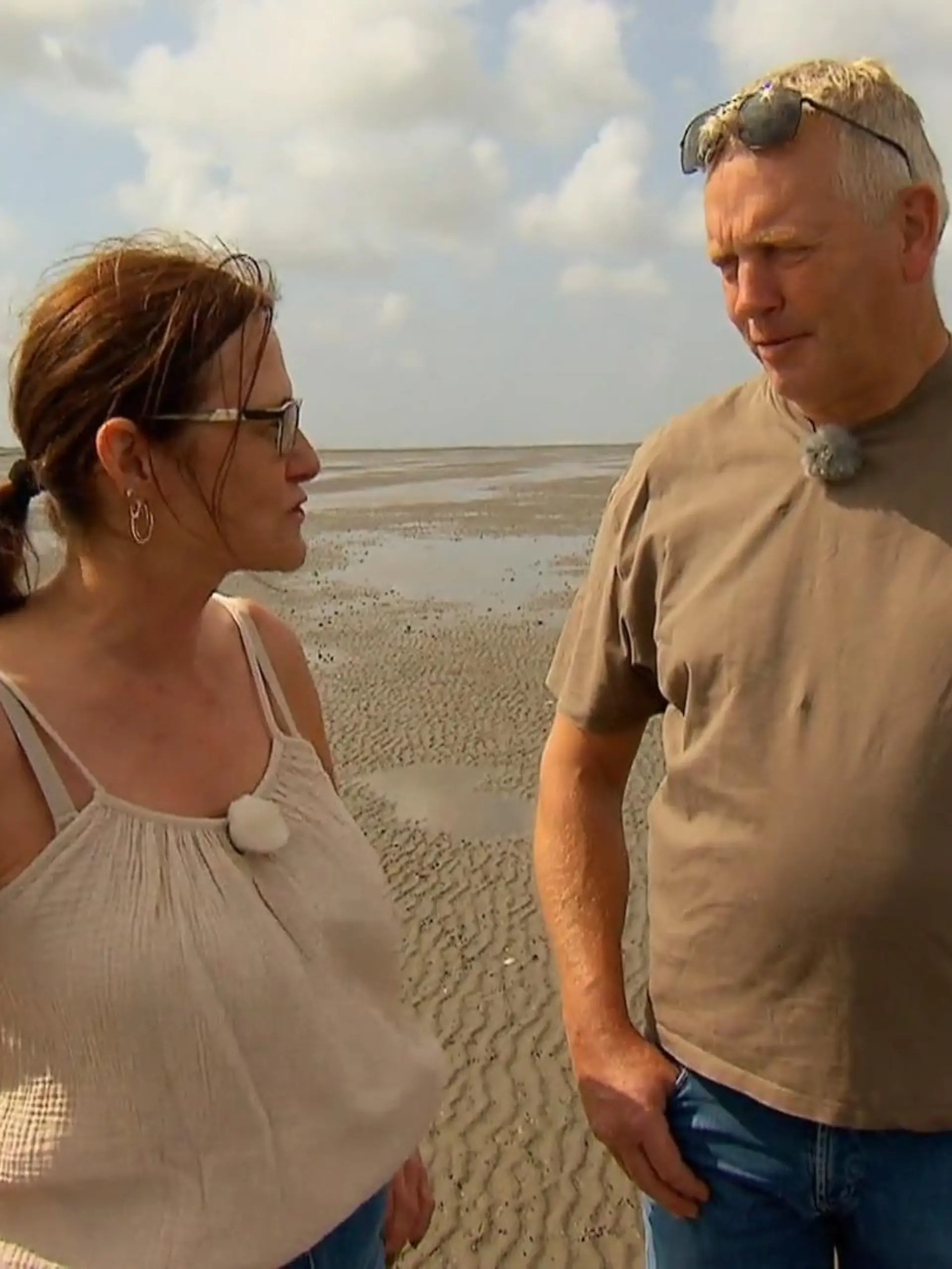 Bild zu: "Kirstin schüttet Bauer Jörg ihr Herz aus!"
