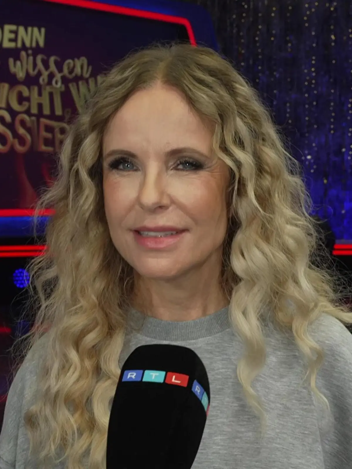 Bild zu: "Überraschung! Katja Burkard springt als „Ehrlich Sister“ ein"