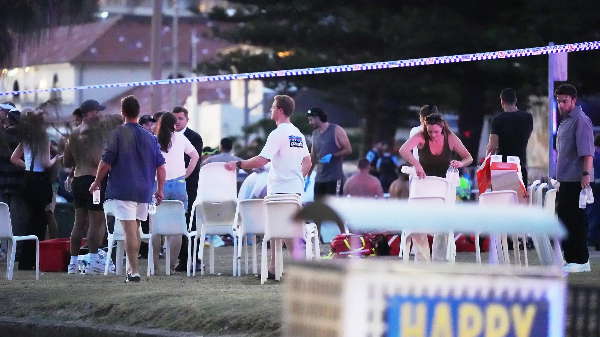 Der Polizei zufolge sind nach den Angriffen in Sydney zwei Personen in Gewahrsam.