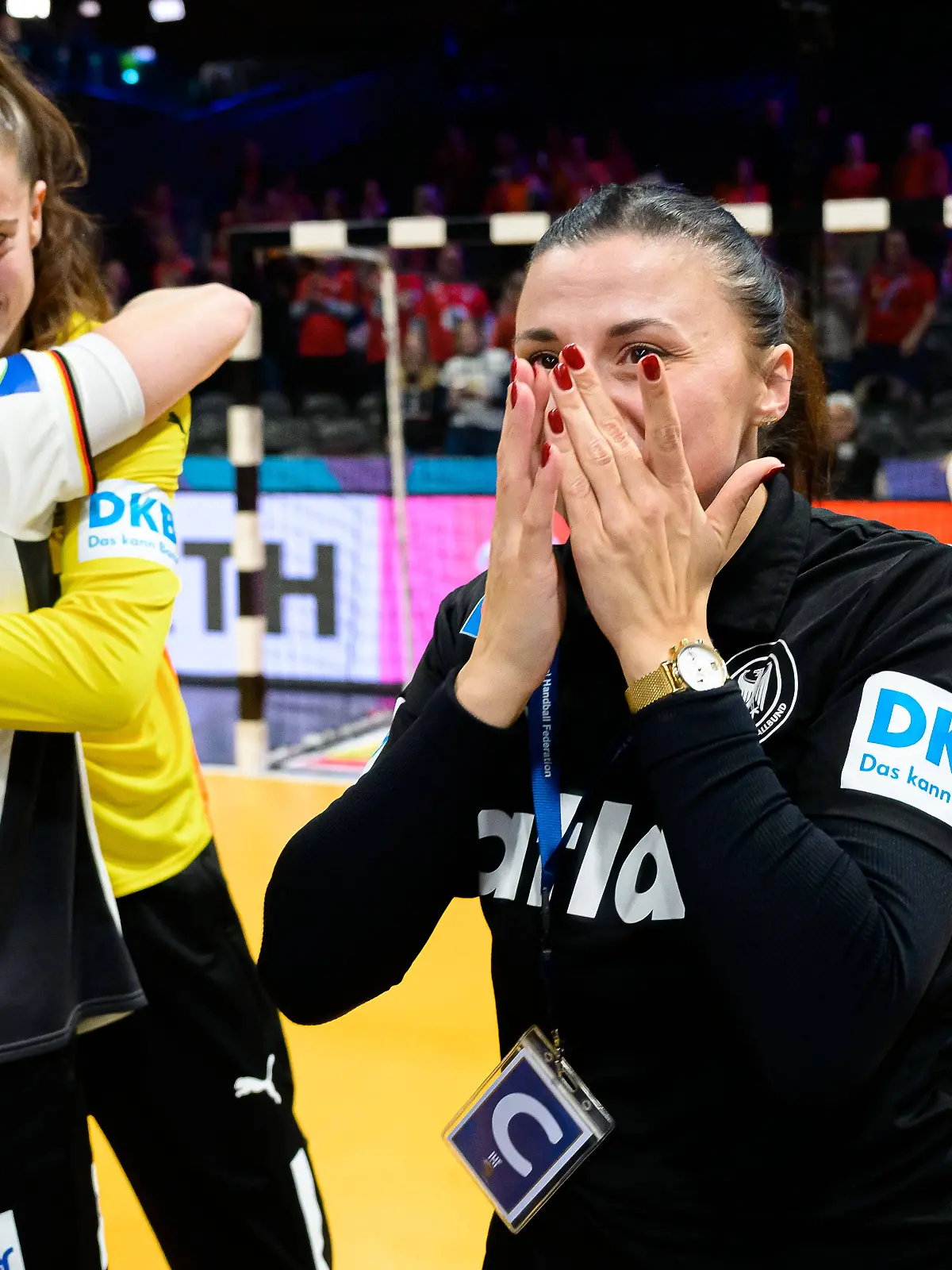 Bild zu: "DIESE Mega-Prämie winkt unseren Handball-Heldinnen!"