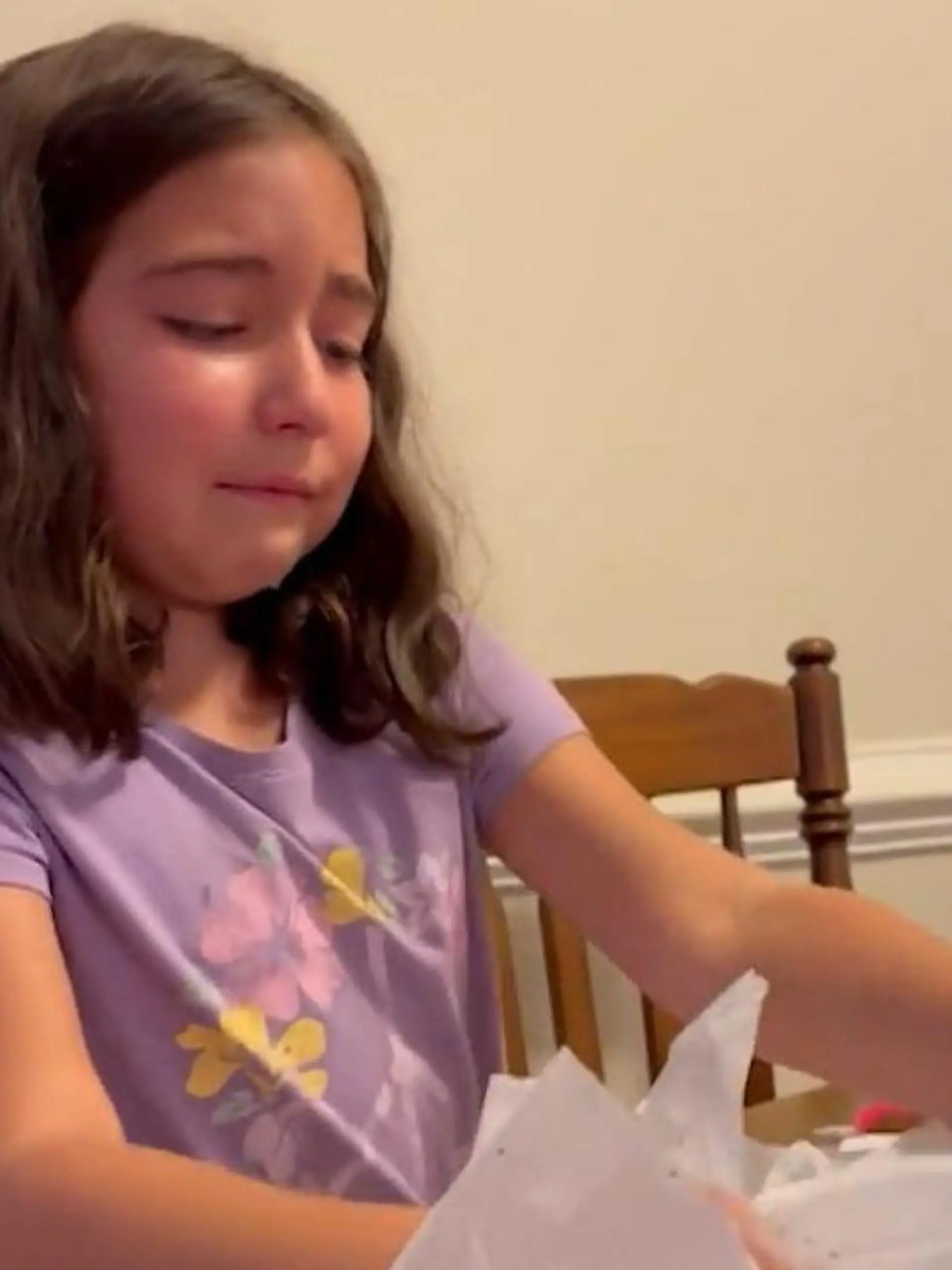 Bild zu: "Um ihrem toten Opa nah zu sein! Abrielle (7) erhält besonderes Geschenk"