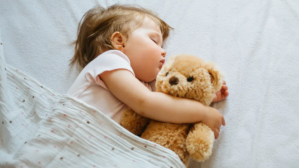 Über den „richtigen” Schlaf von Kindern geraten Eltern nicht selten in Diskussion.