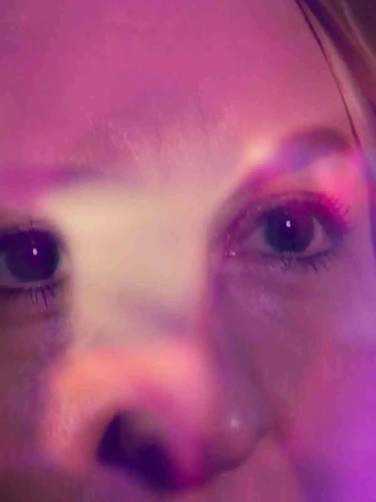 Bild zu: "Champagner mit Ecstasy gepanscht – Carola (41) kann nicht mehr richtig laufen"