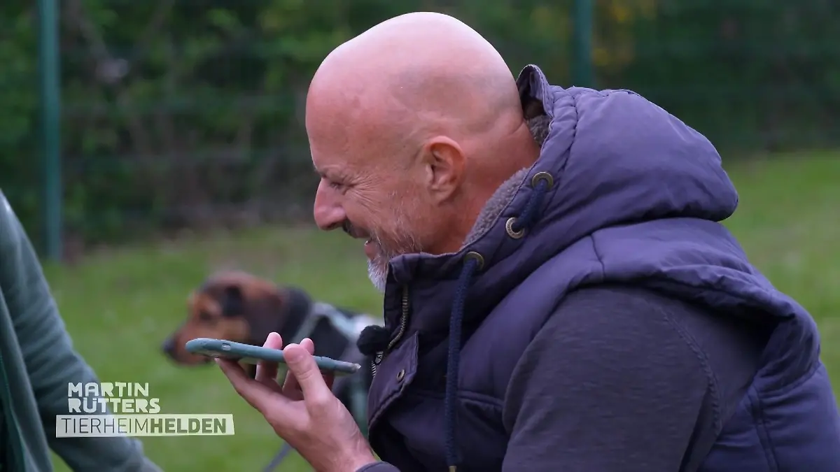 Deffi greift zum Telefon Deffis Vermittlungshotline