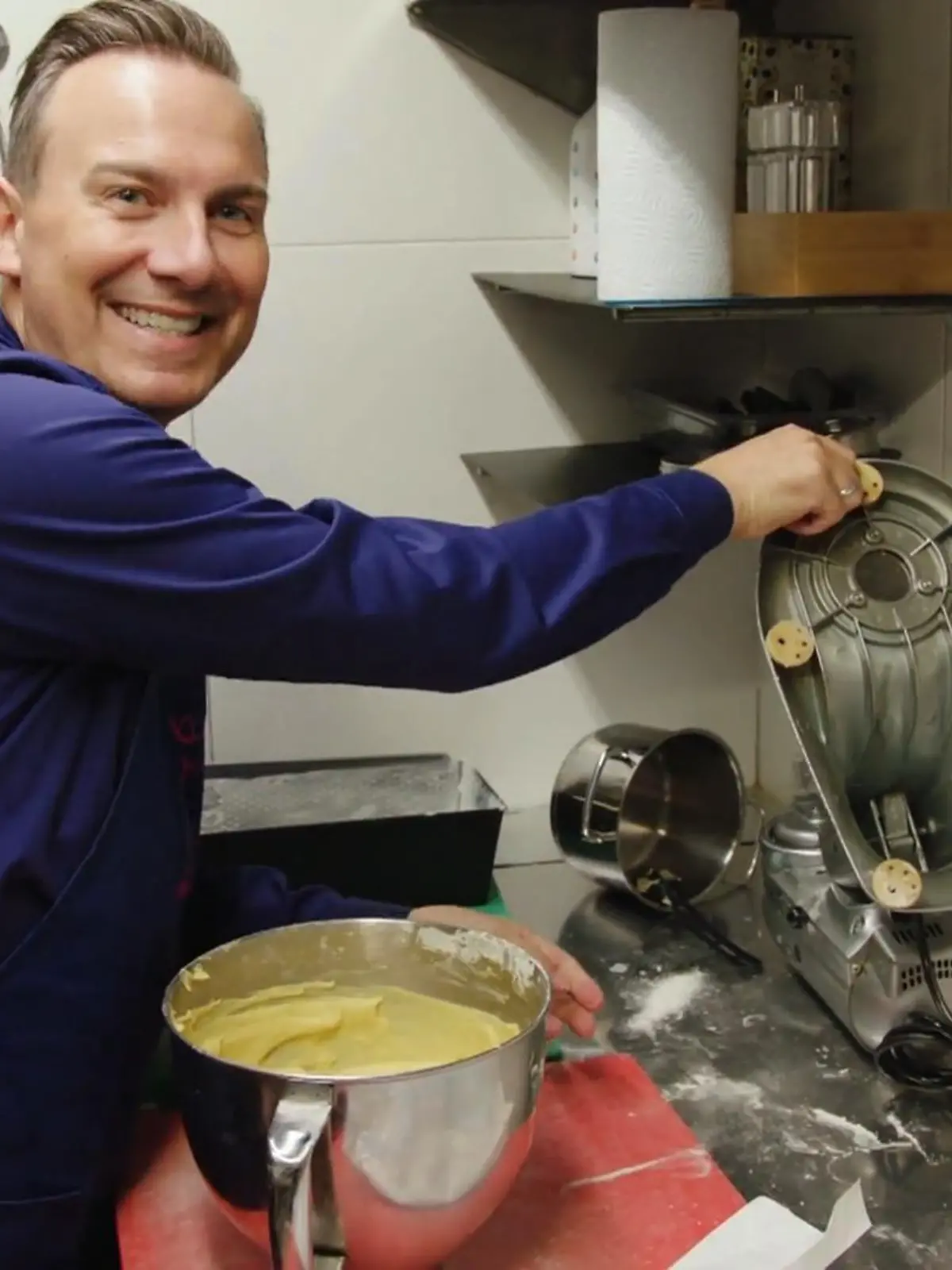 Bild zu: "Hier wird Tim Raue zum Terminator"