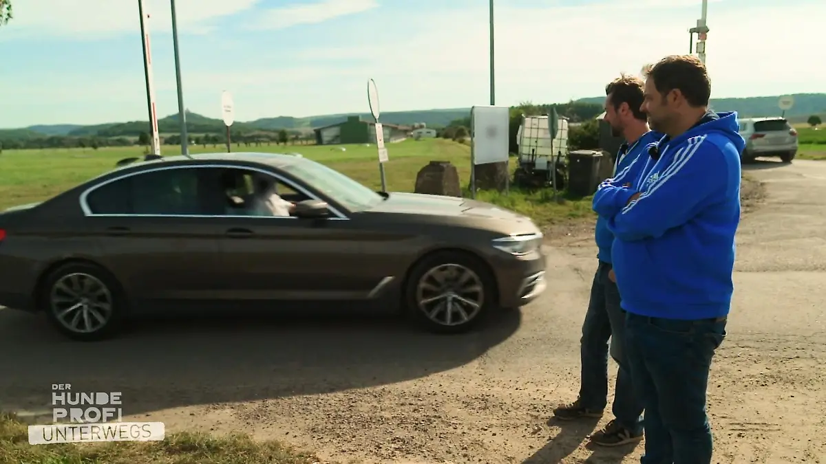 Martin Rütter unterwegs in Sachen Eier Undercover für den Tierschutz