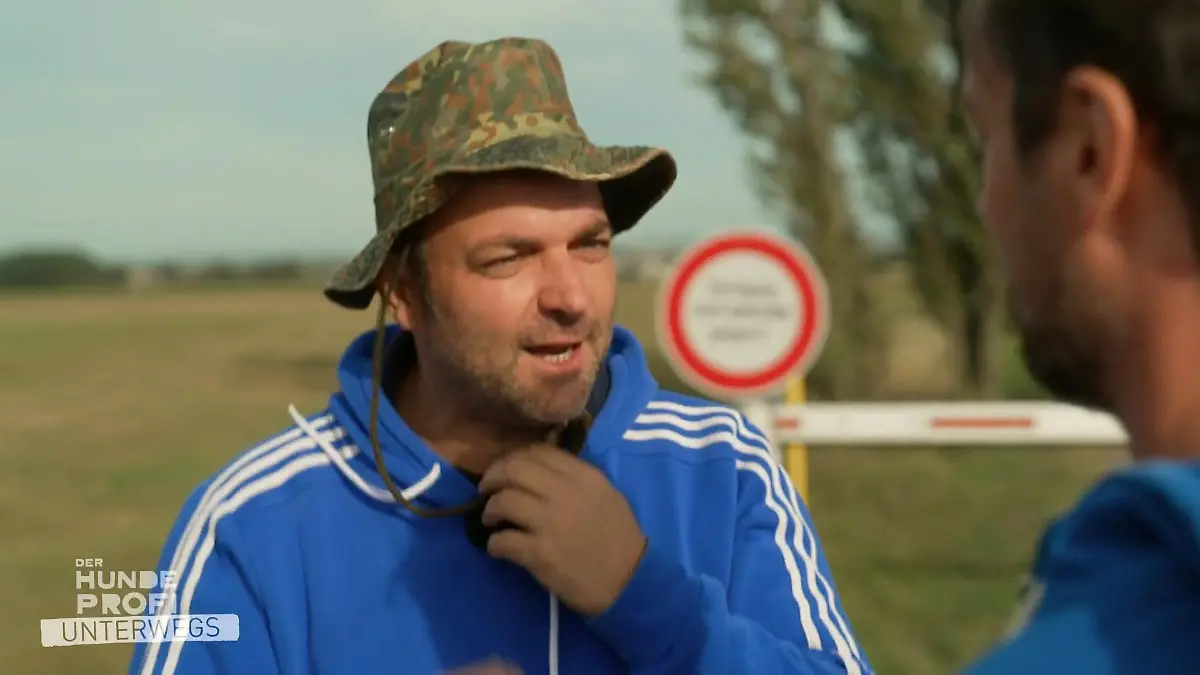 Mit Tarnkleidung in den Hühnerstall Hundeprofi für den Tierschutz