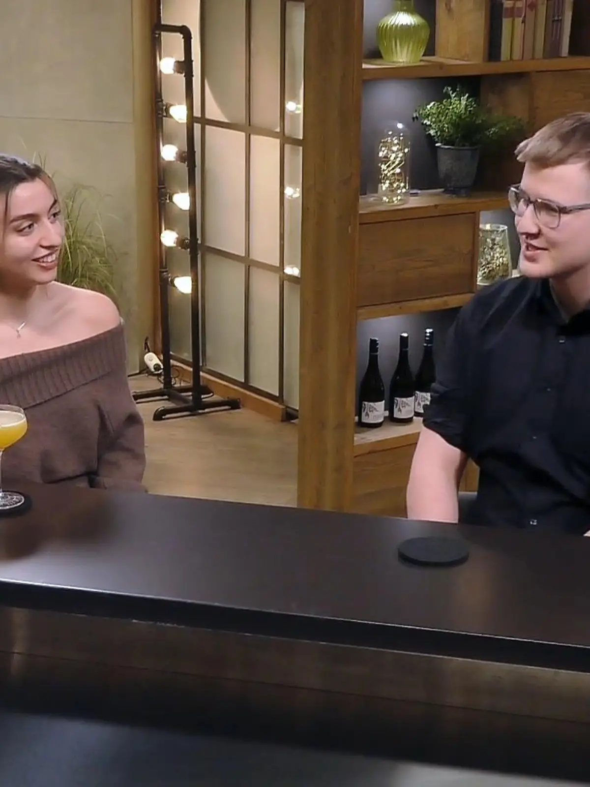 Bild zu: "Nisa sucht ihr erstes Bauchkribbeln"