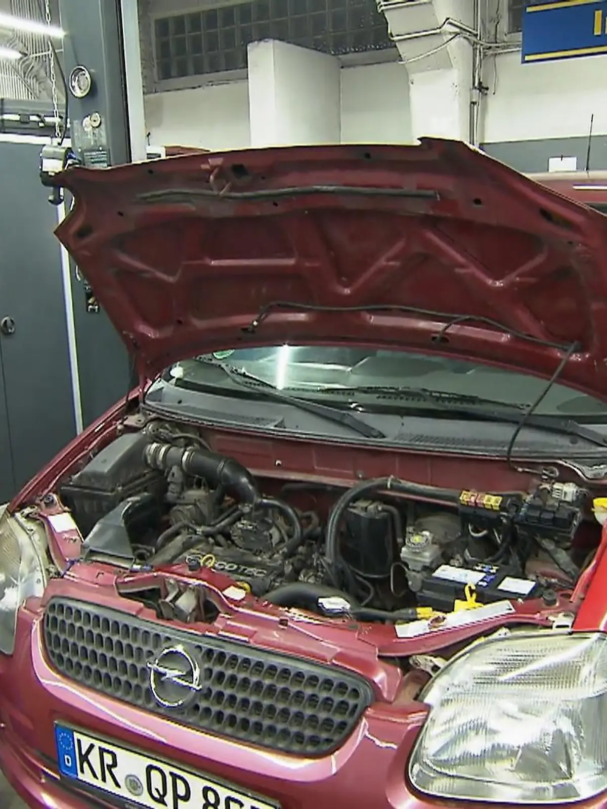 Bild zu: "Verzweiflung bei den Auto-Doktoren"