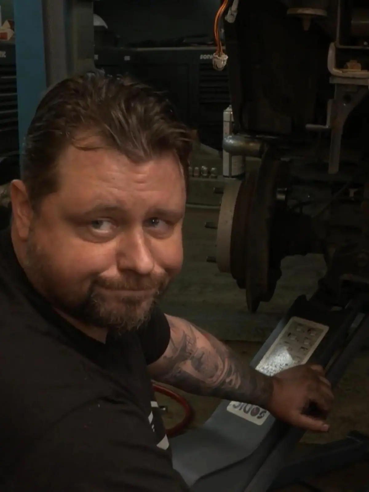 Bild zu: "Schraube fest, Zeitplan wackelt"