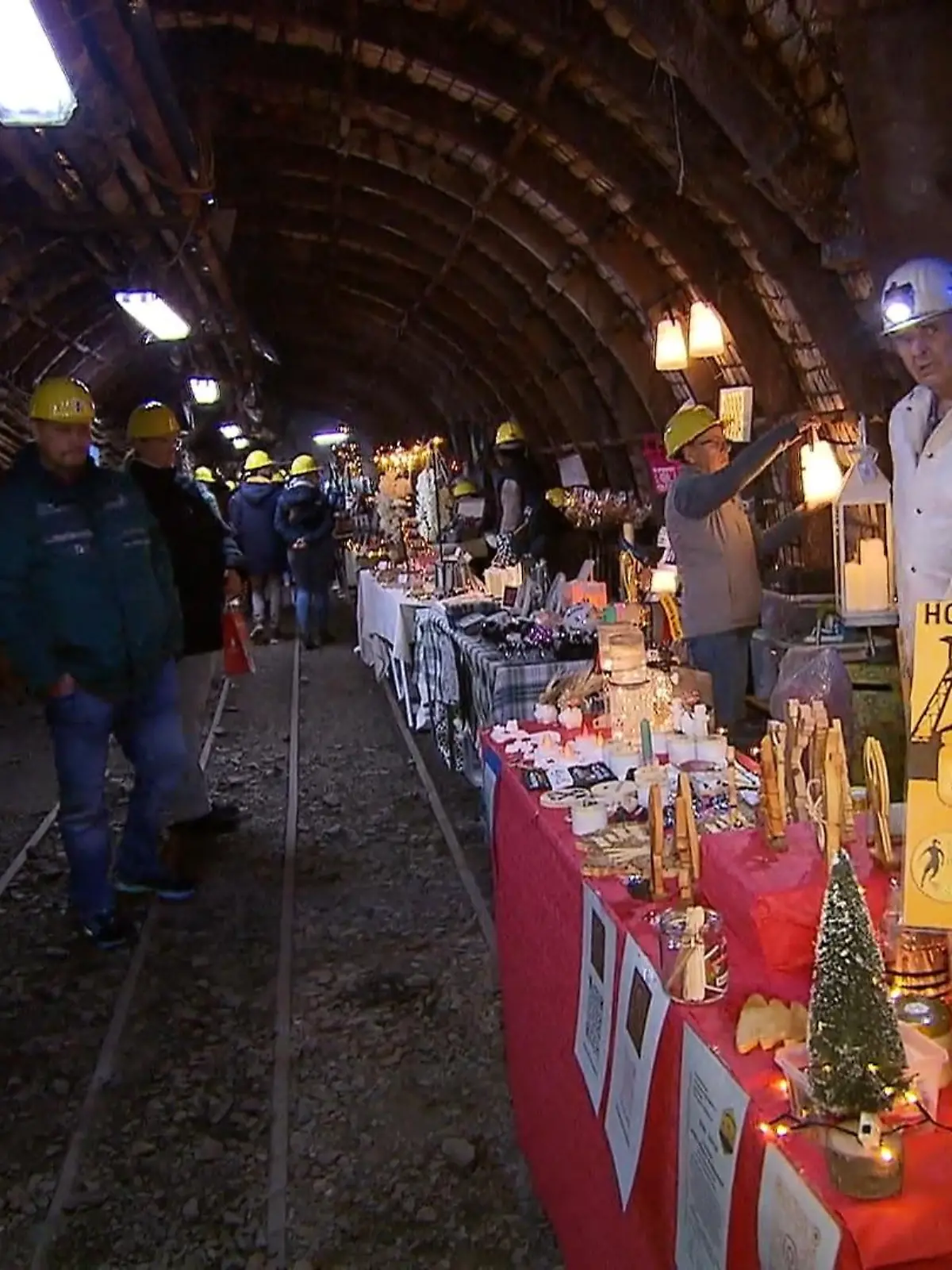 Bild zu: "Weihnachtsmarkt unter Tage"