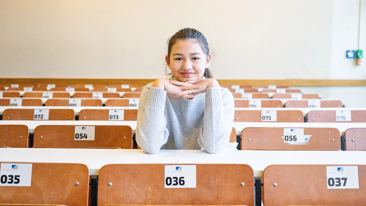 Deutschlands-j-ngste-Abiturientin-12-ist-jetzt-an-der-Uni