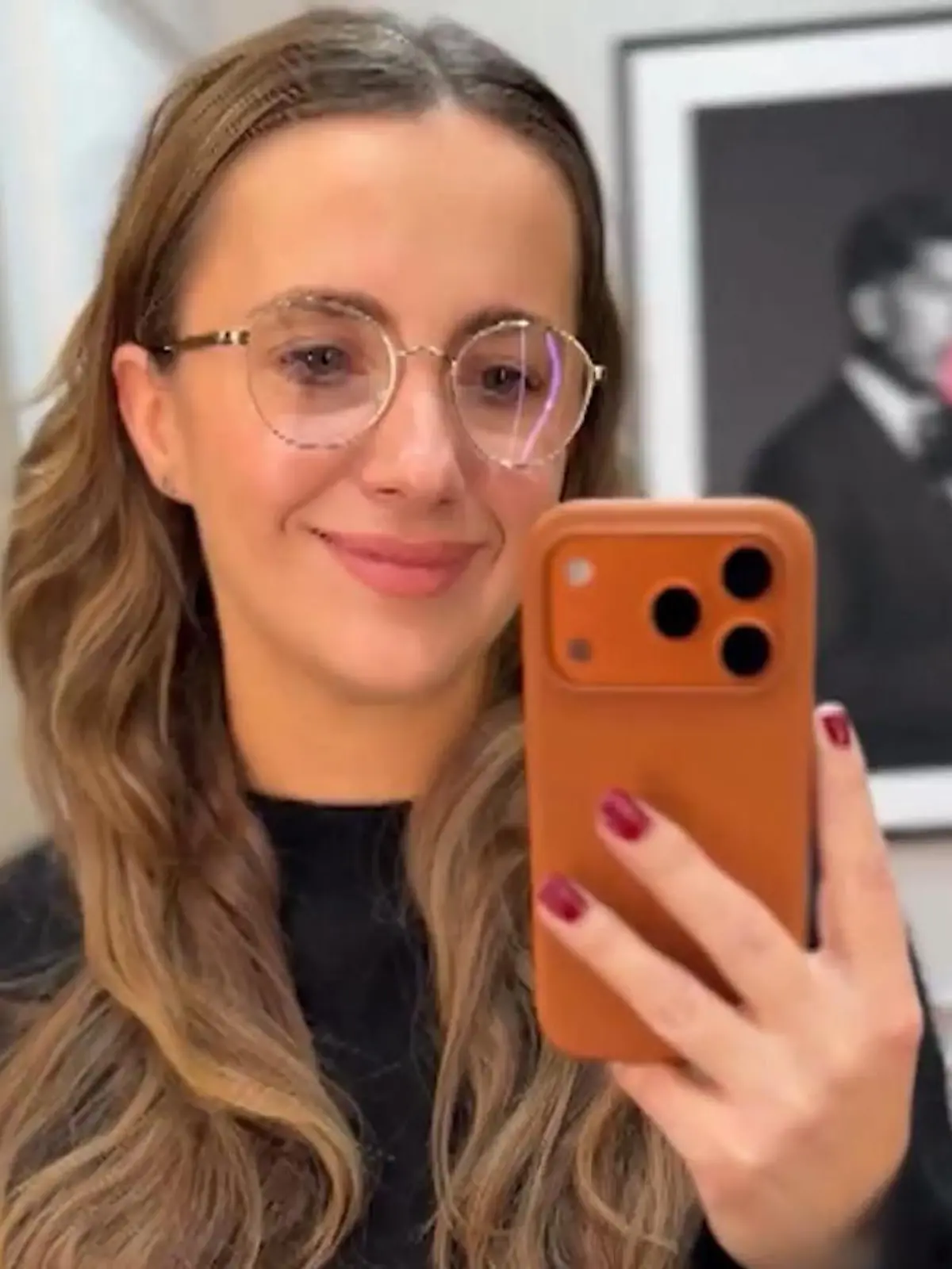 Bild zu: "Schnipp, schnapp, Haare ab! Anna Heiser überrascht mit neuer Frisur"