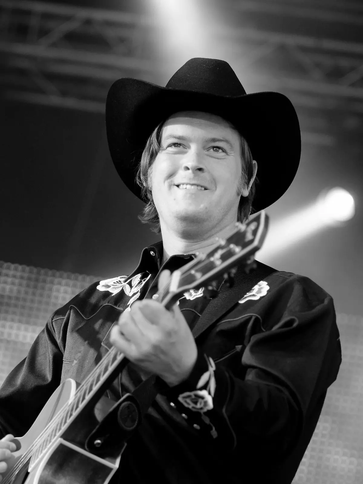 Bild zu: "Mitgründer der Band Deichkind stirbt im Alter von 47 Jahren"