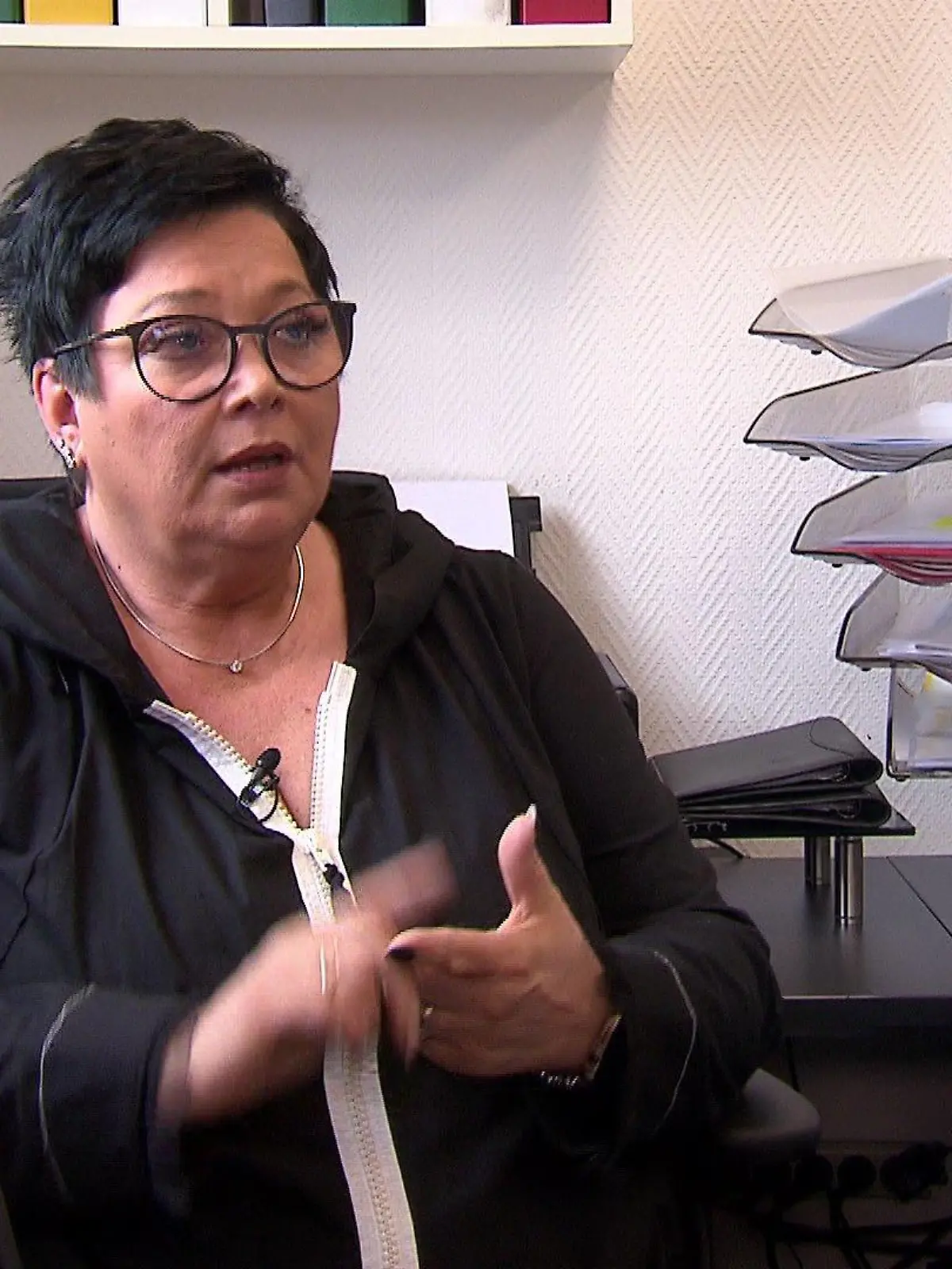 Manuela Strumpen aus Leverkusen führt einen Maschinenbaubetrieb mit 15 Mitarbeitern. Sie würde gerne eine Fachkraft aus Mazedonien einstellen.