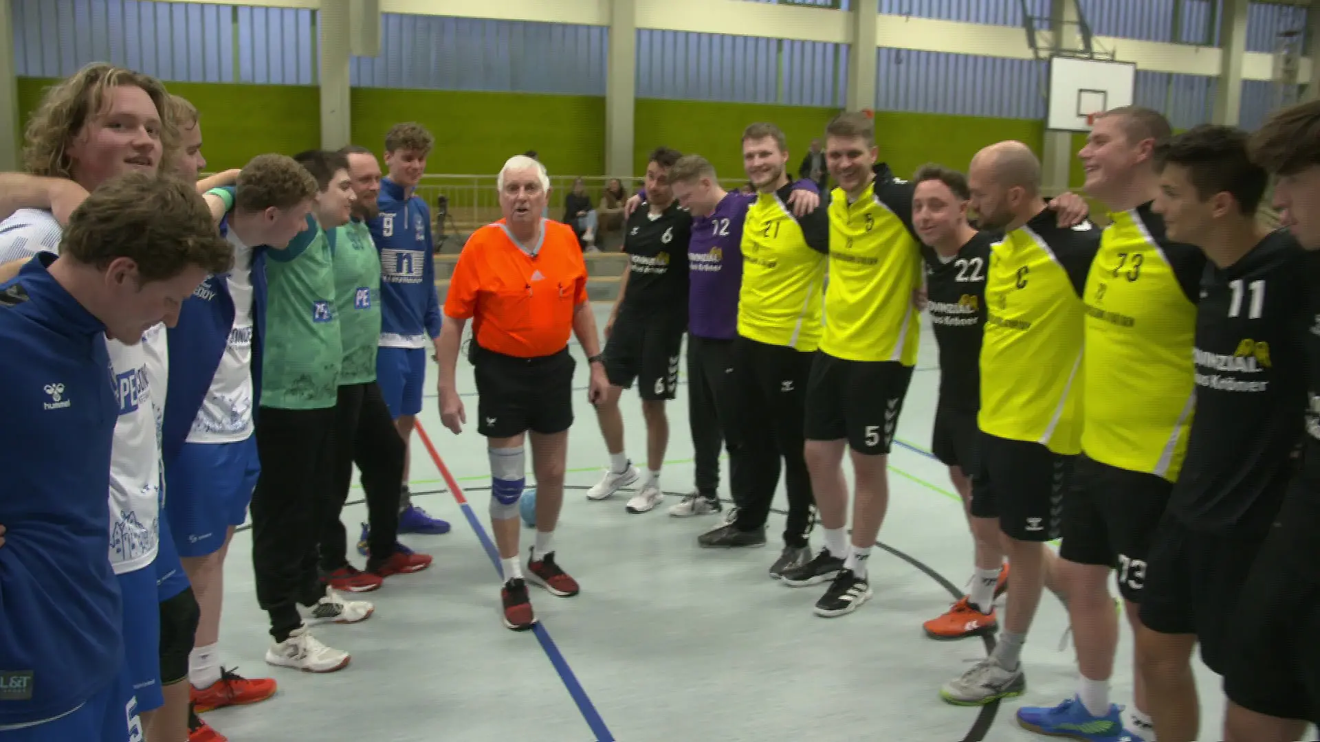 Wolfgang Peters ist Niedersachsens ältester Handball Schiedsrichter