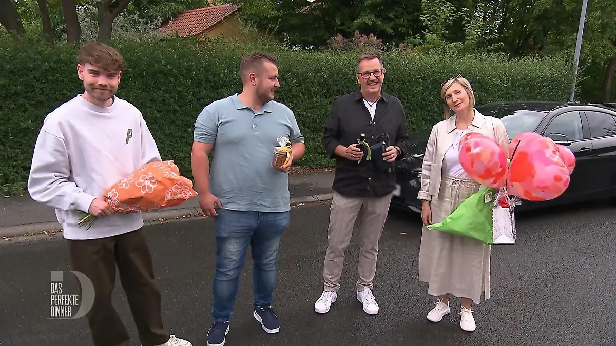 Jenni ist die Gastgeberin der Herzen Herzenswarmes Lob