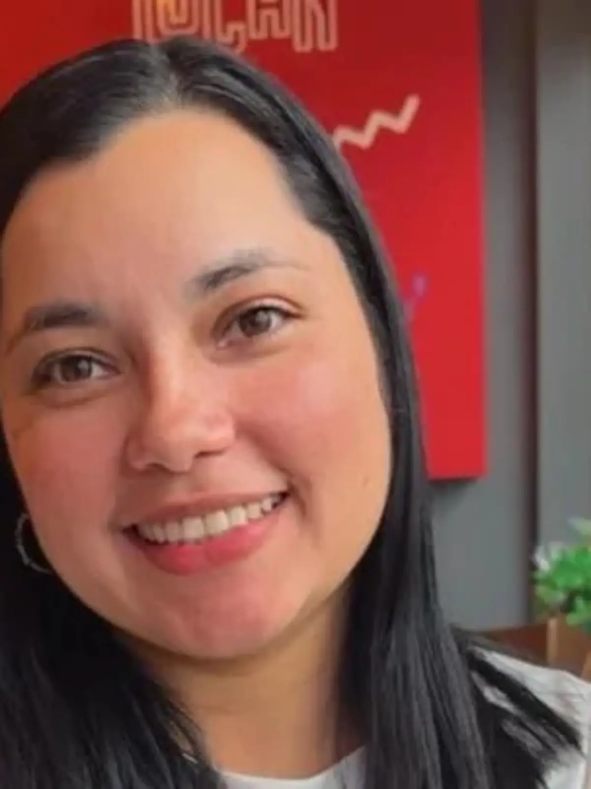 Die junge Frau wird tot in einem Kühlschrank gefunden.