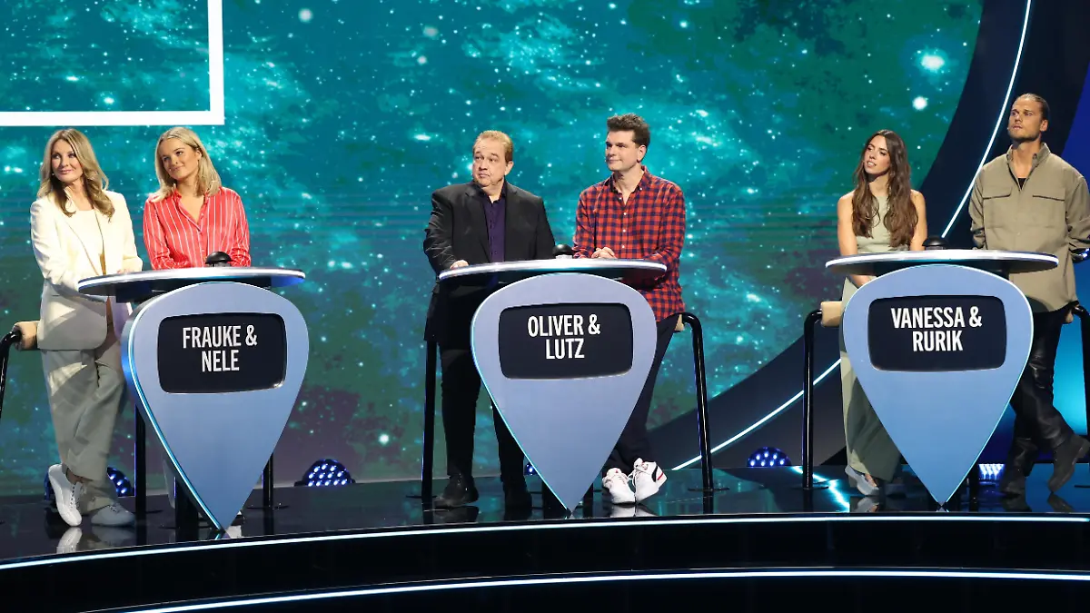 V.l.: Frauke Ludowig, Nele Ludowig, Oliver Kalkofe, Lutz van der Horst, Vanessa Mai und Rúrik Gíslason

+++ Die Verwendung des sendungsbezogenen Materials ist nur mit dem Hinweis und Verlinkung auf RTL+ gestattet. +++
