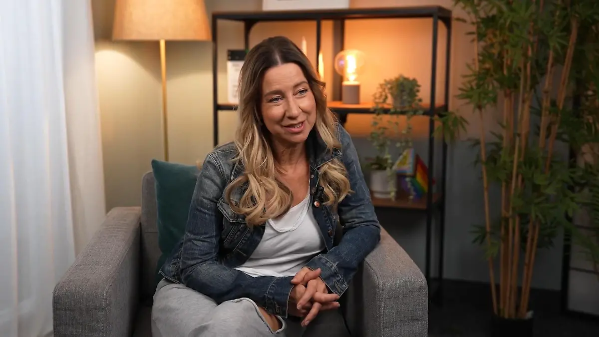 Isabell Hertel fiebert mit ihrer Rolle mit Eifersuchtsfrage bei „Unter uns“