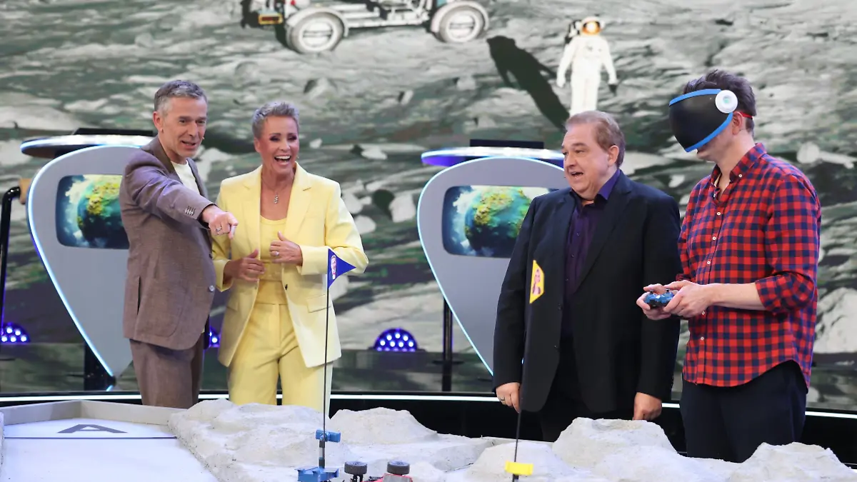 V.l: Dirk Steffens, Sonja Zietlow, Oliver Kalkofe und Lutz van der Horst 

+++ Die Verwendung des sendungsbezogenen Materials ist nur mit dem Hinweis und Verlinkung auf RTL+ gestattet. +++