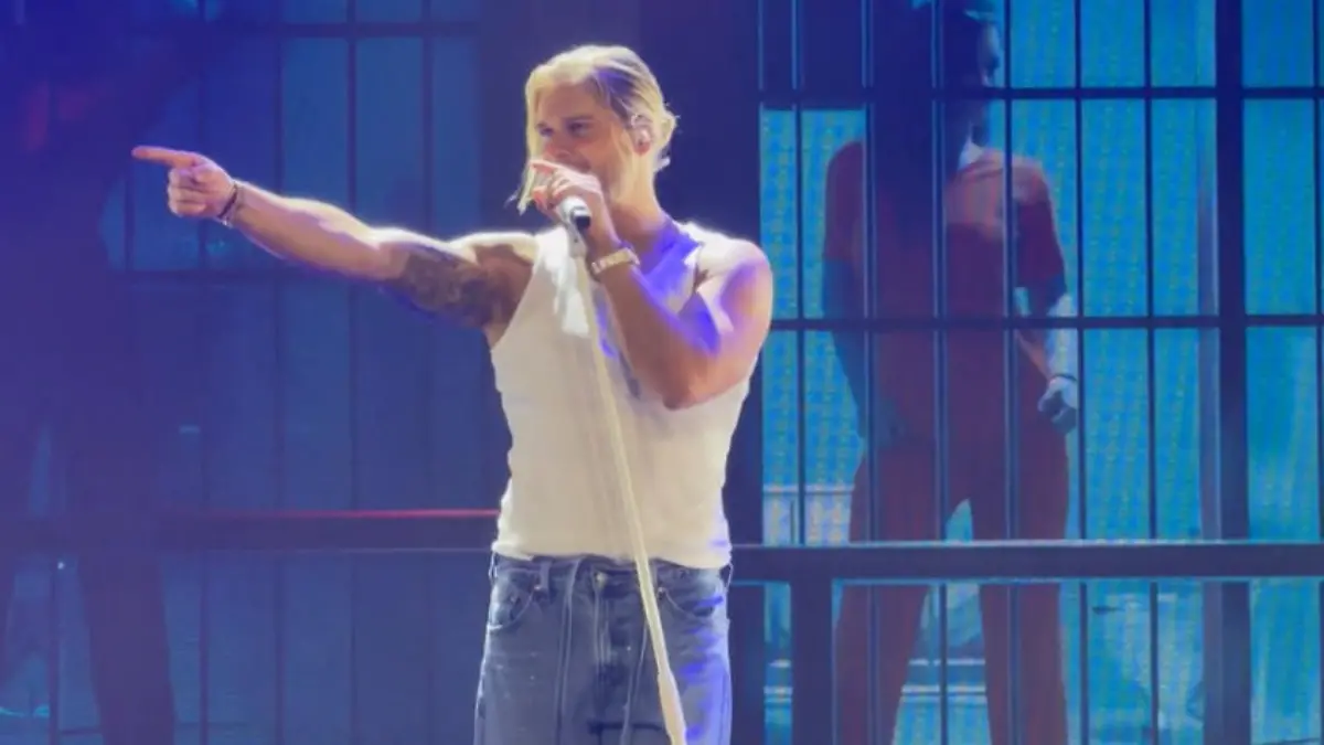 Rurik Gislason begeistert als Mitglied der Boyband "Iceguys" Fans bei Mega-Konzert Vom Fußballstar zum Boyband-Mitglied