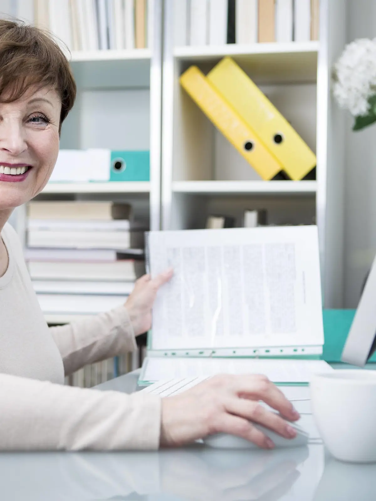 Senior woman working at computer with a cup of coffee model released Symbolfoto property released PUBLICATIONxINxGERxSUIxAUTxHUNxONLY WESTF23323

Senior Woman Working AT Computer With a Cup of Coffee Model released Symbolic image Property released PUBLICATIONxINxGERxSUIxAUTxHUNxONLY WESTF23323  