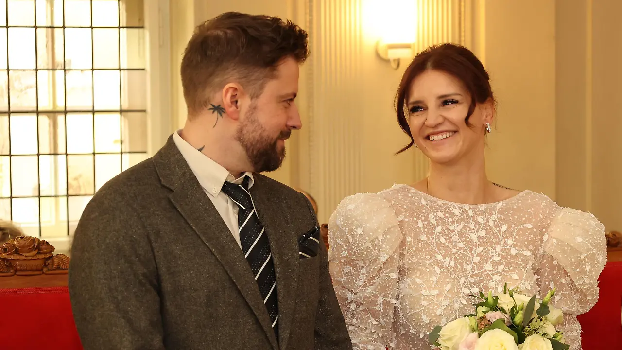 GZSZ-Star Felix von Jascheroff hat Alexandra-Sophie geheiratet – und teilt  exklusive Hochzeitsfotos!