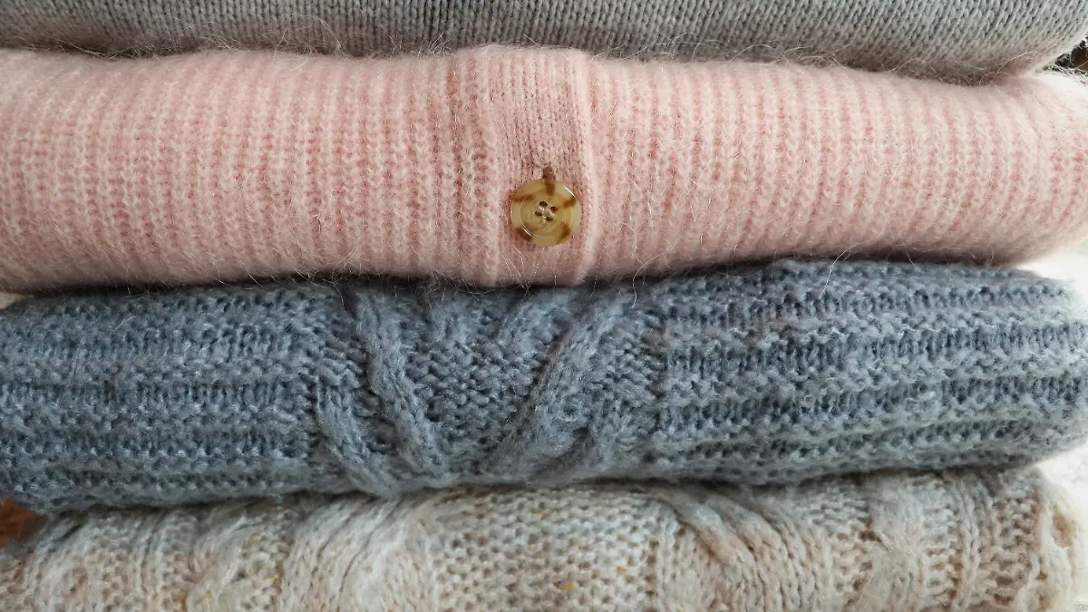 gefaltete Wollpullover