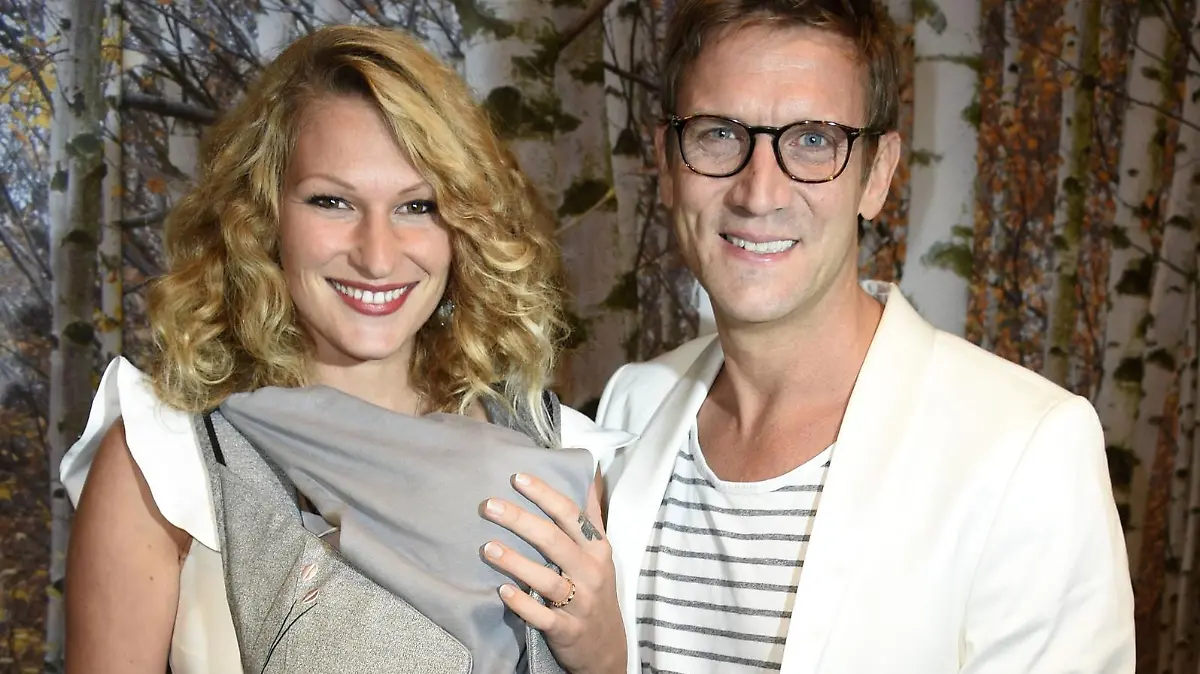 Peer Kusmagk und Freundin Janni Hönscheid mit Sohn Emil-Ocean bei der 10 Jahre TK Maxx Deutschland Party im TK Maxx Berlin Kant-Center. Berlin, 18.10.2017 *** Peer Kusmagk and Girlfriend Janni Hönscheid with Son Emil Ocean at the 10 Years TK Maxx Germany Party in TK Maxx Berlin Kant Center Berlin 18 10 2017 Foto:xF.xKernx/xFuturexImage  