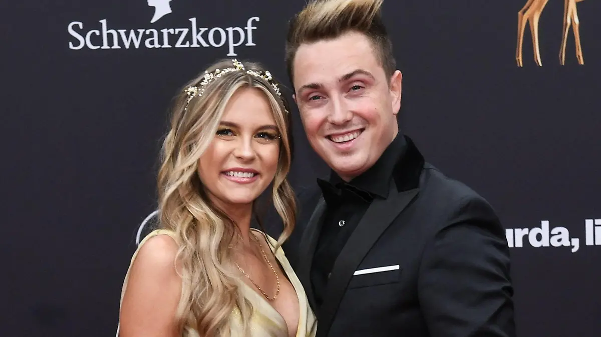 ARCHIV - 21.11.2019, Baden-Württemberg, Baden-Baden: Influencerin Dagi Bee und Ehemann, Kameramann Eugen Kazakov, kommen zur 71. Bambi-Verleihung in das Festspielhaus. (zu dpa Influencerin Dagi Bee erwartet erstes Kind) Foto: Patrick Seeger/dpa +++ dpa-Bildfunk +++