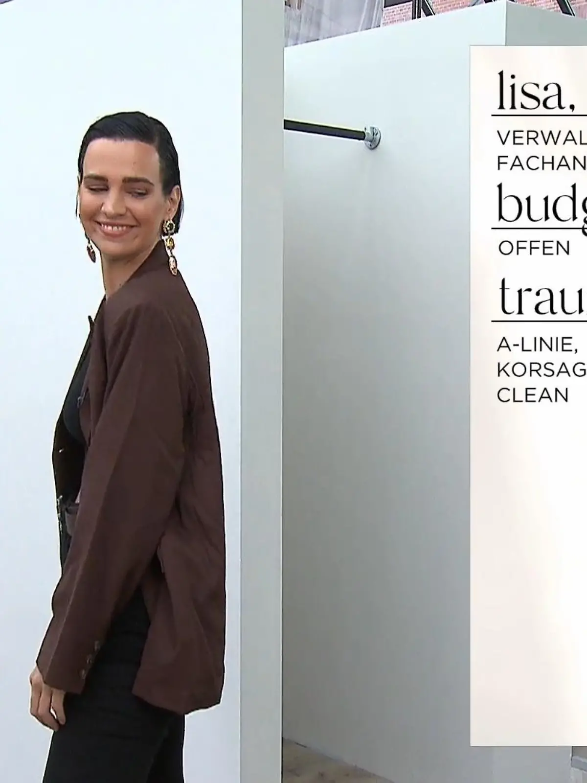 Bild zu: "Fashionista Lisa auf Brautkleid-Suche"