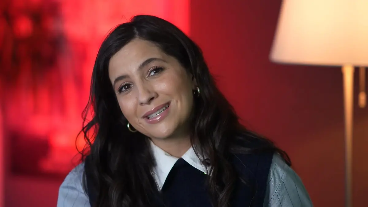 Chryssanthi Kavazi schaut für Laura in die Glaskugel GZSZ-Ausblick auf 2026