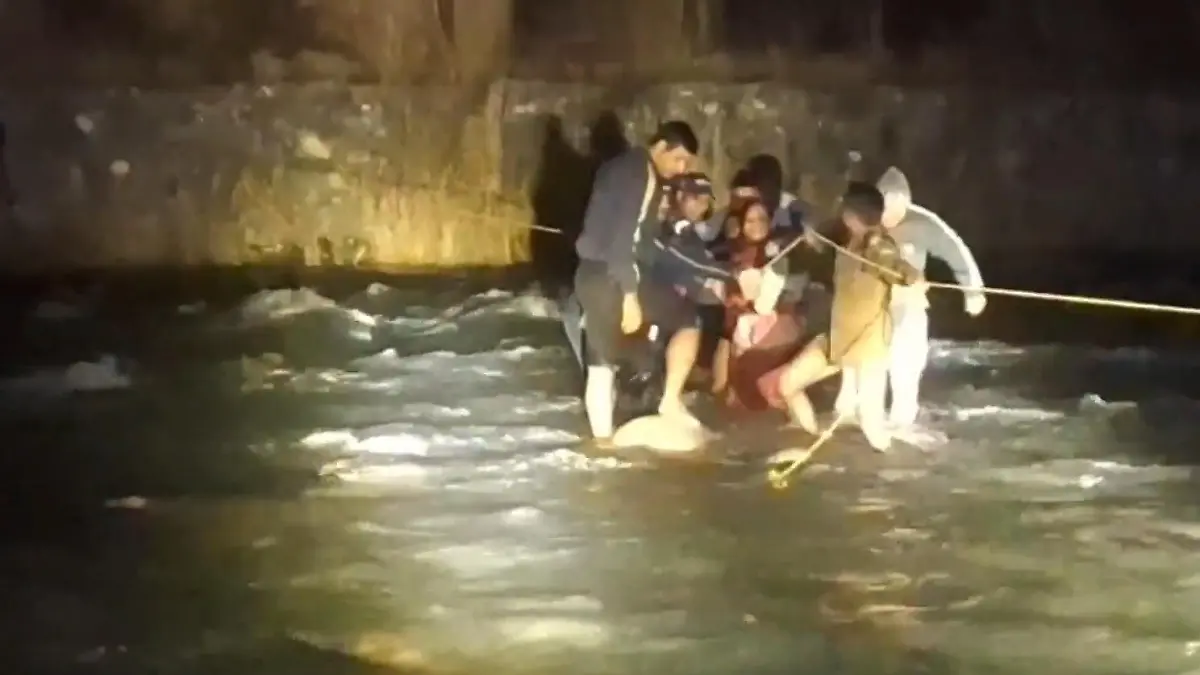 Touristen von starker Strömung überrascht – plötzlich ist das Wasser überall! Notruf mitten in der Nacht