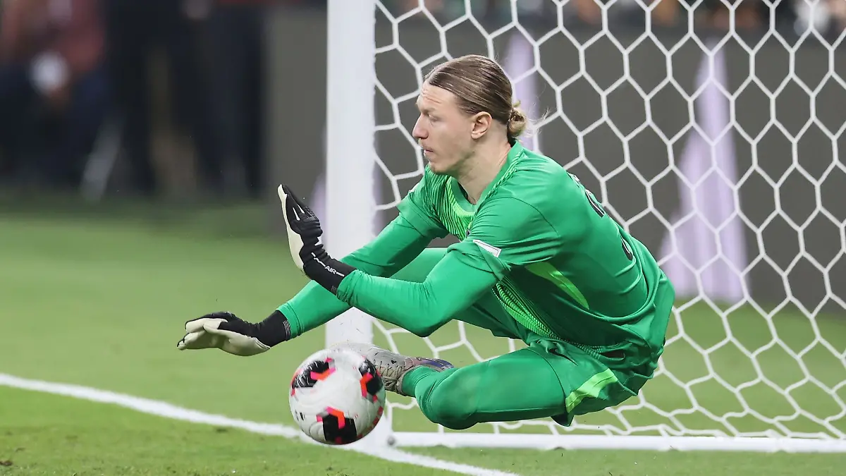 Vier-gehaltene-Elfmeter-Ersatzkeeper-unerwarteter-PSG-Held